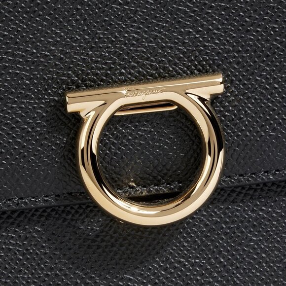 FERRAGAMO Gemini Pebbled-Leather Shoulder Bag Black - Picture 4 of 16